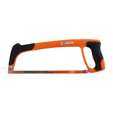 En Bahco 319 bågfil i orange och svart, utrustad med ett metallblad av Sandflex, har ett ergonomiskt handtag och en Bahco-märke på ramen.