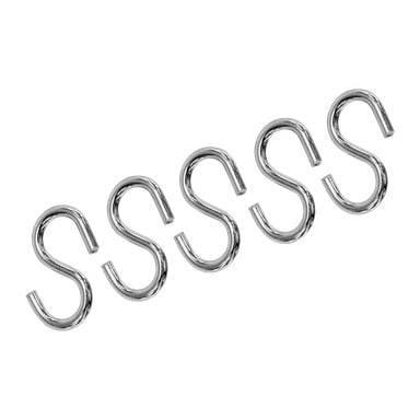 Fem identiska Hard Head S-hooks från 5-packet är placerade diagonalt från nedre vänstra till övre högra hörnet.