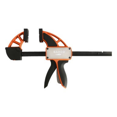 En Bahco Quick clamp med orange och svart design, utrustad med avtryckarhandtag och vadderade käftar för att säkert greppa material vid träarbete eller liknande uppgifter.