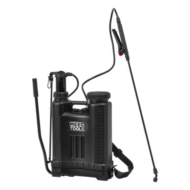 En svart Meec Tools spraypistol utrustad med axelremmar, en manuell handpump och en förlängd spraystav fäst med en flexibel slang.