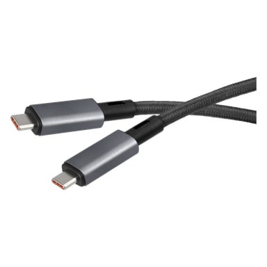 Två Anslut Charger-kablar USB-C/USB-C med flätad svart mantel och metallgrå kontakter är placerade parallellt.