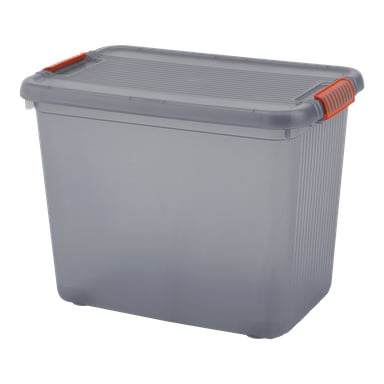 En Hard Head oppbevaringsboks med en gjennomsiktig grå plastkropp, riflet lokk og to oransje håndtak. Den rektangulære beholderen ser tom ut.