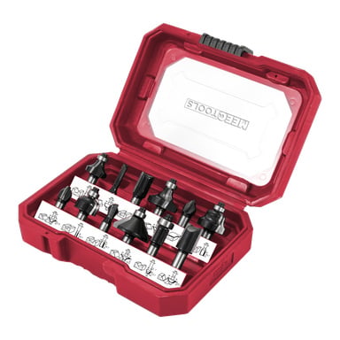 Meec Tools Router Bit Set innehåller 12 delar organiserade i ett rött plastfodral med transparent lock. Bitarna är ordnade i två prydliga rader, varje rad placerad i sin egen fack med illustrerade etiketter under varje verktyg.