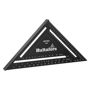 En svart Hultafors Speed Square med vit vinkel och guidningar, varumärkeslogotypen centralt placerad, och centimeterlinjaler plus grader längs kanterna.