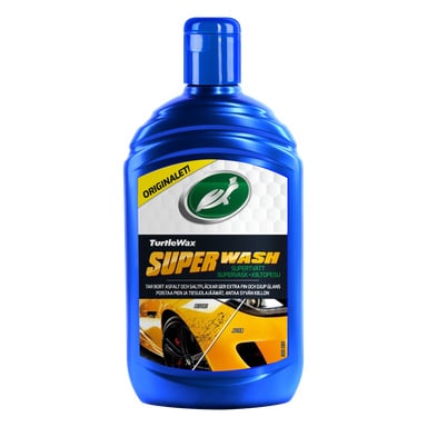 En blå plastflaska Turtle Wax Super Wash med en gul sportbil på etiketten och text som säger Super Wash på flera språk.