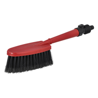 Hamron Wash-borste utrustad med slanganslutning, med robusta röda och svarta borst, ett robust plasthandtag och en koppling för slangar eller extra tillbehör. Borsthuvudet har en vinklad design.