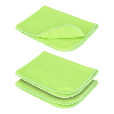 Tre vikta ljusgröna Hamron Microfiber-tyg med broderade kanter och en ribbad struktur är prydligt arrangerade i två staplar—en stapel har två tyg, den andra bara en.