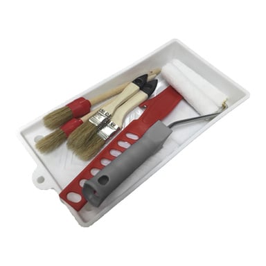 Hard Head Painting Kit 8 delar innehåller två penslar, en färgrulle och ett rött rörverktyg i en bricka.