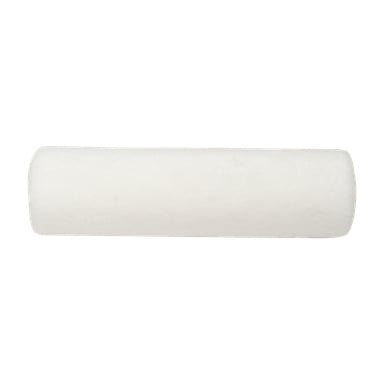 En närbild av Anza Roller, med sin enkla vita cylindriska skumdesign.