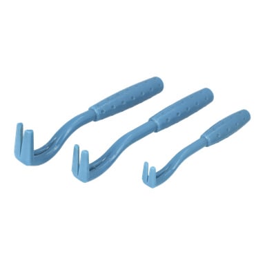 Tre blå plastfästingborttagare från Kayoba, var och en med texturerade handtag och tvåtaggade gaffelspetsar, är ordnade i fallande storleksordning.