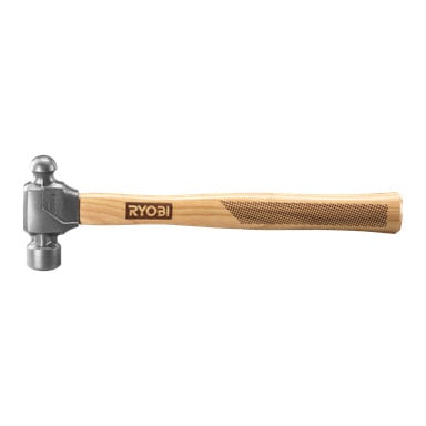 Ein Ryobi-Kugelhammer RHHWBP500 mit einem Holzgriff und einem Metallkopf, der eine flache Seite zum Schlagen und eine abgerundete Spitze auf der anderen hat.