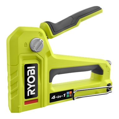 Ryobi 4-i-1 häftpistol (modell RHFST4IN1) har ett gult och svart plasthylsse, en grå ratt för justeringar, ett svart handtag och en metallstyrning för häftklamrar. Sidan visar tydligt Ryobi-logotypen.