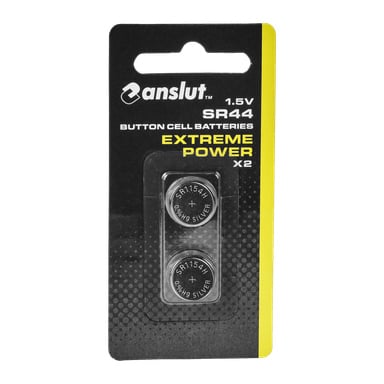 Zwei Anslut Knopfzellen-Batterien mit extremer Leistung von 1,5 V in einer klaren Kunststoffverpackung mit einem kräftigen schwarz-gelben Design.
