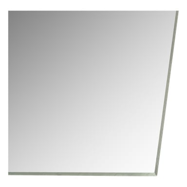 Nahaufnahme des unteren rechten Randes einer Hard Head Plastikfolie, mit einem schlanken Profil und einer glatten Oberfläche, die von hellen zu dunklen Tönen übergeht. Das Material wirkt makellos und frei von Verzerrungen.