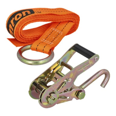 Der Hamron-Sicherungsriemen für das Binden der Räder ist zu sehen, bestehend aus einem orangefarbenen Riemen mit einem Metallring und einem separaten Metallratschenmechanismus, der an einem Haken befestigt ist und zur Sicherung von Ladung gedacht ist.