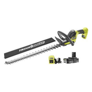 En Ryobi One+ sladdlös häcksax, modell RY18HT55A-120, visas med bladmantel, uppladdningsbart batteri och laddare. Etiketterna "Hedge Sweep" och "Ryobi" är synliga på verktyget.