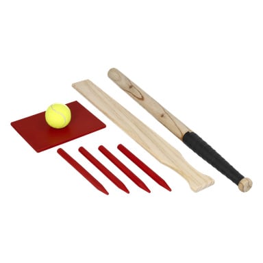 Ett Kayoba Rounders-set visas, inklusive en gul boll, en röd rektangulär bas, ett träslagträ med svart handtag, en platt träbit och fyra röda plaststubbar.