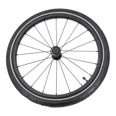 En detaljerad närbild på ett svart cykel-/jogginghjul med däck, metallekrar och ventil på fälgen.