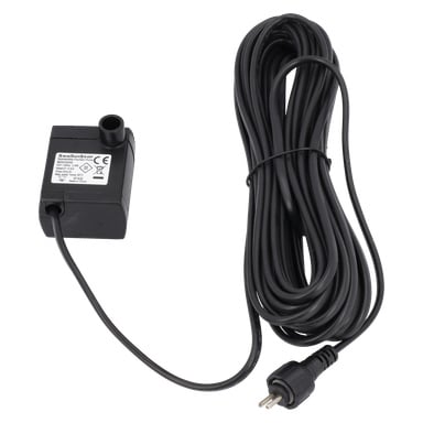 Kompakt svart vattenpump med en synlig etikett på toppen och en förlängd, spiralad strömkabel som slutar i en tvåpolig kontakt.