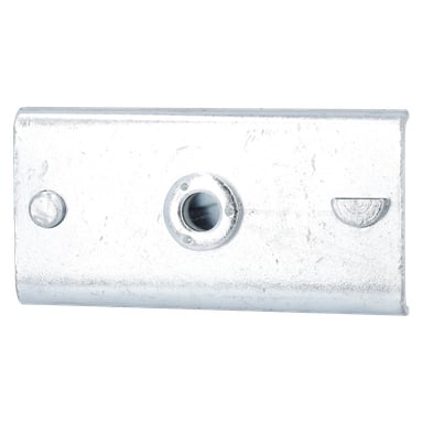 Rektangulær metallblokk med sentralt gjengehull, fordypninger på hver side, og galvanisert finish for rustmotstand.