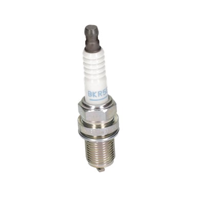 En tennplugg med hvit keramisk isolator, metall sekskantmutter og gjengede base merket BKR5E.