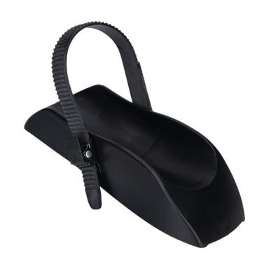 En svart plastpedal med räfflat, justerbar rem och metallspänne för att säkert hålla foten på motionscyklar.