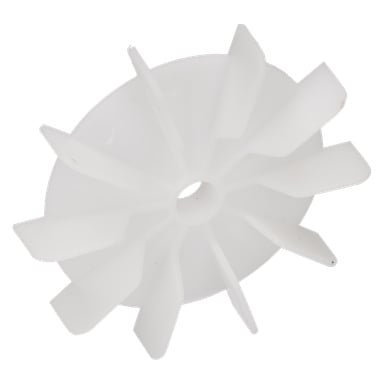 En kylfläkt med träklyvare med åtta vinklade vita plastblad och en rund central öppning.