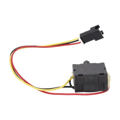 En liten svart strömbrytare för en batterimotorsåg har svarta, röda och gula ledningar som leder till en svart plastkontakt.