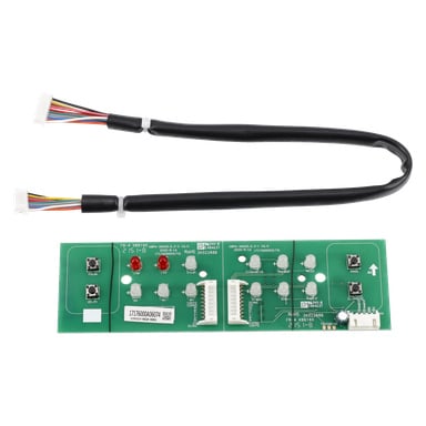 Display Panel F. 018208 med ett grönt kretskort, knappar, röda och gröna LED-lampor, kontakter, etiketter och en svart kabel med vita kontakter.
