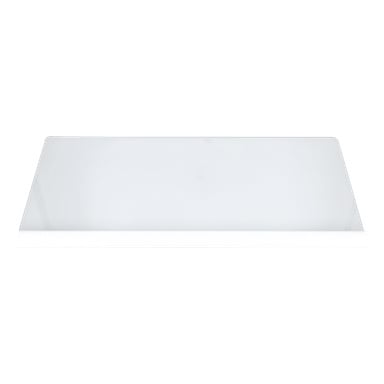 Glashyllan Small F. 016482 är en platt, rektangulär vit hylla sedd från en något upphöjd vinkel.