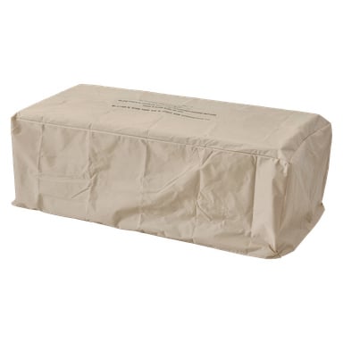 Ett rektangulärt skyddande eldstadsskydd med skrynkligt beige material och liten tryckt text ovanpå.