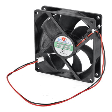 En svart fyrkantig Cooling Fan Multi Welder 130 med en central etikett, röda och svarta kablar samt en plastkontakt. Specifikationer visas.
