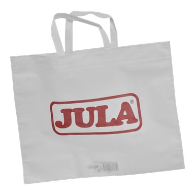 En vit återanvändbar Jula-väska med två handtag, med en röd Jula-logga i mitten och en streckkod nära botten.