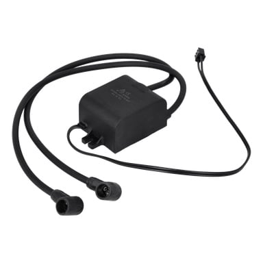 En svart tändmodul med rektangulär kropp, två tjocka kablar med runda kontakter och en tunn kabel med en liten kontakt.