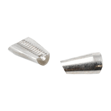 Para srebrnych tulejek Jaw 2-P F. 072000 Rivet Gun, jedna odsłaniająca ząbkowane wnętrze, druga widoczna w profilu bocznym na końcach liny stalowej.