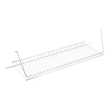 En metalltrådshylla med två monteringskrokar, rektangulär form och parallella stänger avsedda för öppen, minimalistisk förvaring eller organisering.