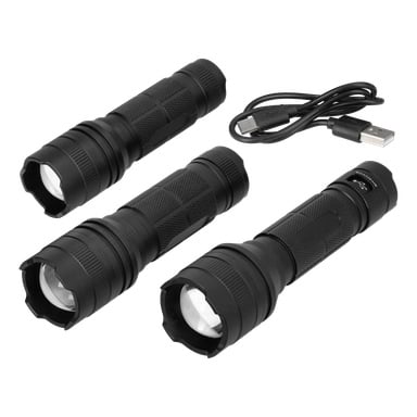 Ett set med tre matchande svarta Anslut LED-ficklampor visas ur flera perspektiv, tillsammans med en svart USB-laddningskabel med både USB-A och micro-USB-kontakter.