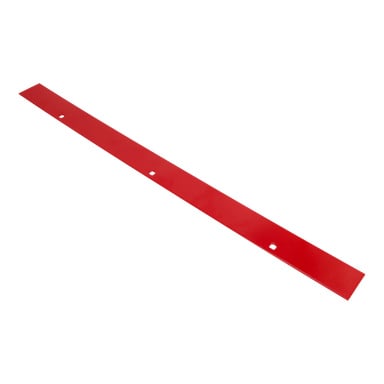 En Snow Push Red 710X50mm 006293: lång, platt röd metallremsa med tre jämnt fördelade rektangulära hål.