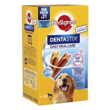 En gul Dentastix Chewing Sticks 21-pack låda visar en glad hund, tre godbitar och produktinformation. Framsidan betonar "Daglig munvård", "Big Pack x21" och nämner utveckling med veterinärer.