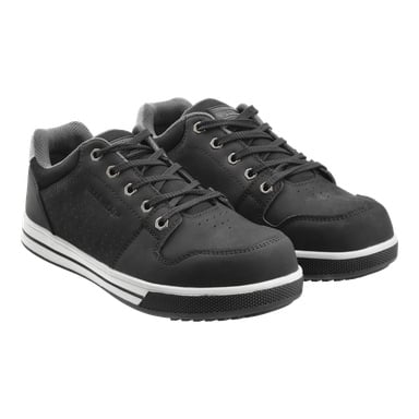 Bluewear Safety shoes Denver w czerni z czarnymi sznurowadłami, białymi podeszwami środkowymi i teksturowanymi gumowymi podeszwami. Te buty z niskim dachem mają dyskretne logo Bluewear po boku i perforowane palce dla lepszej wentylacji.