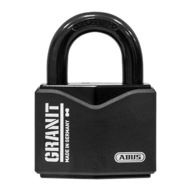 Ett svart rektangulärt hänglås märkt med "Hanglock Granit 37/55" och "ABUS", med texten "MADE IN GERMANY" på kroppen och "HARDENED" på den böjda bojan.