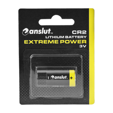 Ett Anslut Lithium Extreme Power (CR2 3V) batteri i svart och gult syns i klar plast på matchande kartongbaksida.