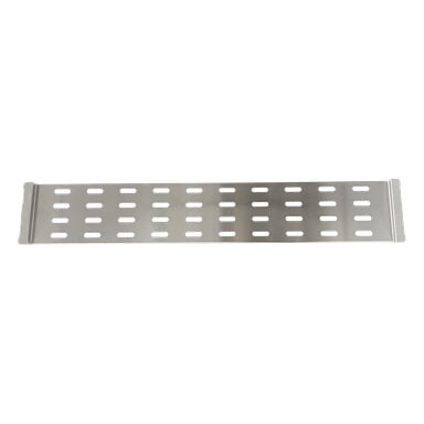 Ett gasgrillställ med en rektangulär metallbricka, rundade hörn och flera rader jämnt placerade utskärningar, sedda ovanifrån.