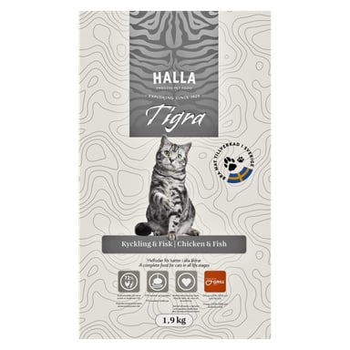 Torba na karmę Halla Cat Tigra o wadze 1,9 kg przedstawia szarego pręgowanego kota, szwedzką flagę i pieczątkę certyfikacyjną; Smak kurczaka i ryb dla wszystkich kotów.
