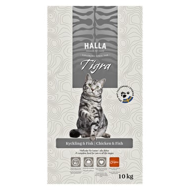En 10 kg tung Halla Tigra-kattepose med en grå tabbykatt, "Kyckling & Fisk | Chicken & Fish," ikoner og et svensk flagg.