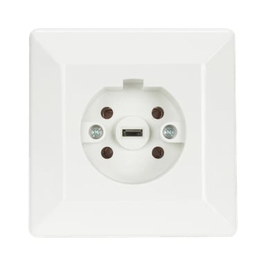 Ett vitt Anslut Stove-vägguttag har ett runt uttag, en central USB-port och en fyrkantig frontplatta med fasade kanter och två synliga skruvar. Kompatibel med europeiska kontakttyper.