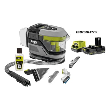 Ryobi One+ Swift Clean RCD18BL-1C20GJ flekkfjerner, slange, tilbehør, rengjøringsmiddel, batteri og lader vises samlet.