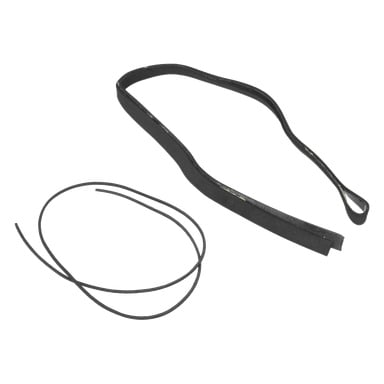 Två kraftiga dammsugartätningar: en platt, bred och med en slinga; den andra tunnare, flexibel och hoprullad. Båda är av svart gummi.
