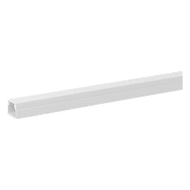Esillä on valkoinen suorakaiteen muotoinen Anslut-kaapelikanava, jossa on irrotettava kansi. Se on tarkoitettu sähköjohtojen tai kaapeleiden hallintaan ja piilottamiseen seinien tai kattojen varrella.