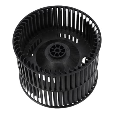 Ett svart plastfläkthjul med centralt nav och jämnt fördelade blad i en öppen cylindrisk form, sett uppifrån.